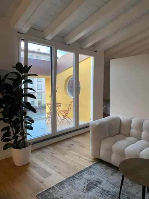 Waterfront Balcony I Grani 4 Resort Style Suite Livorno Dış mekan fotoğraf
