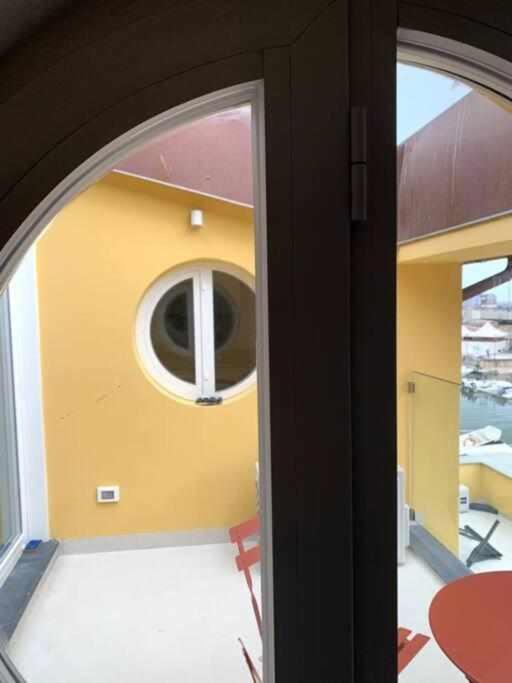 Waterfront Balcony I Grani 4 Resort Style Suite Livorno Dış mekan fotoğraf